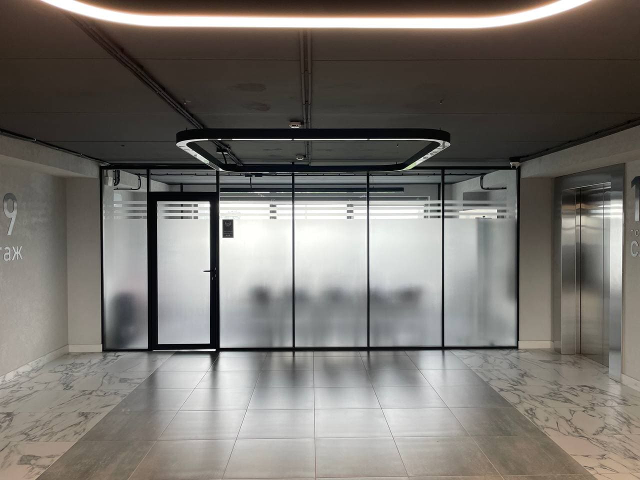 Перегородка с дверью